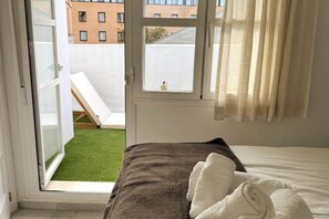 2 bedrooms, desk, iron/ironing board, travel cot