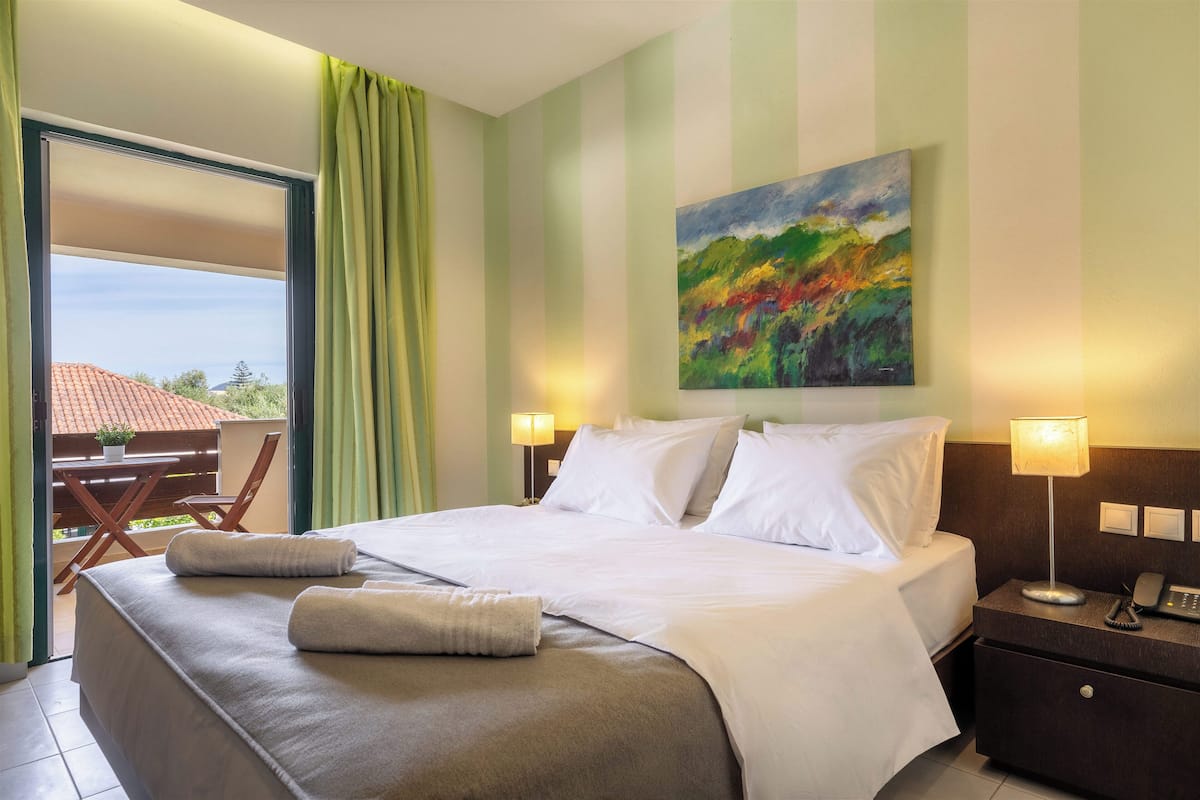 Standard Room with Garden View