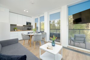 Fridge, microwave, stovetop, dishwasher - Lighthouse Apartment 1.2 by Renters (Trzebiatow)