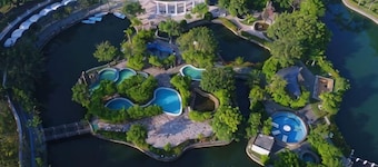 Shantou Lotusmountain Hot-Spring Resort