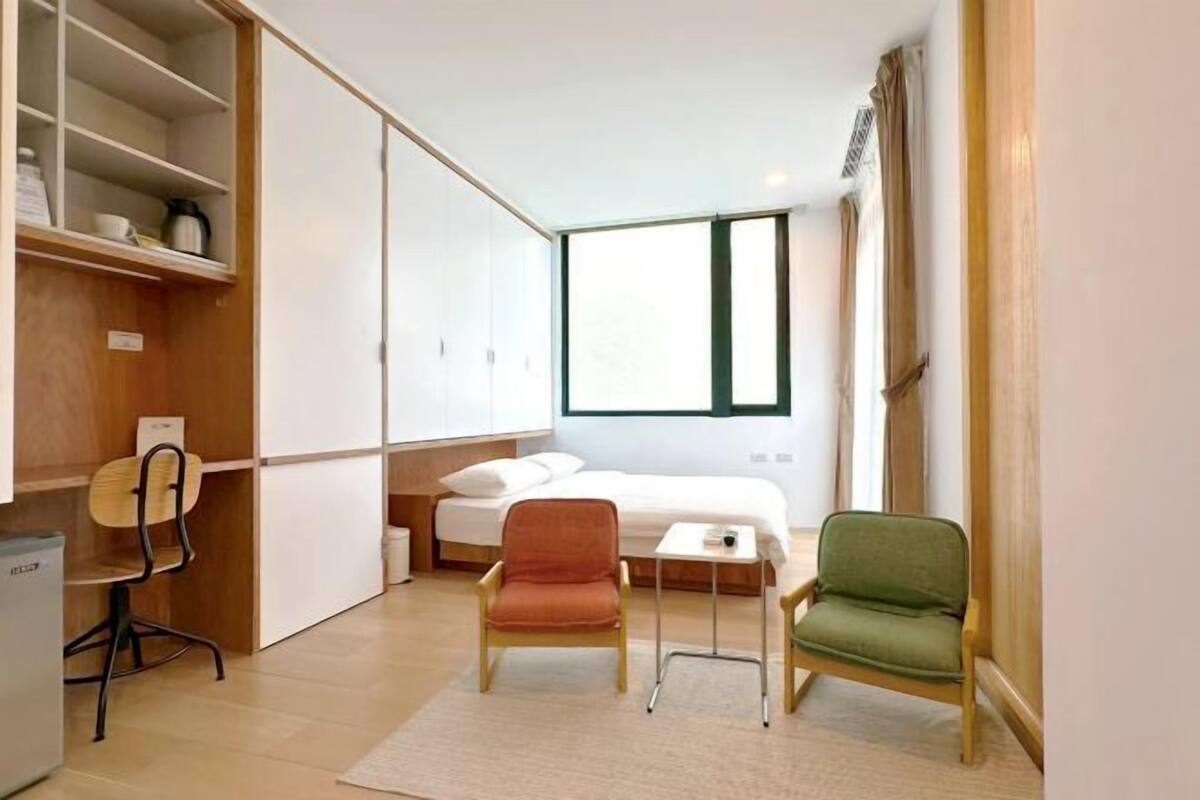 Desk, laptop workspace, blackout drapes, free WiFi