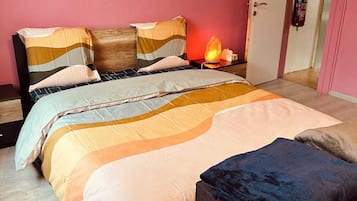 2 bedrooms, iron/ironing board, free WiFi, bed sheets