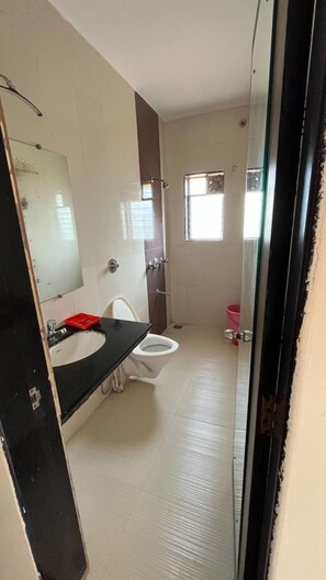 淋浴設備、提供毛巾