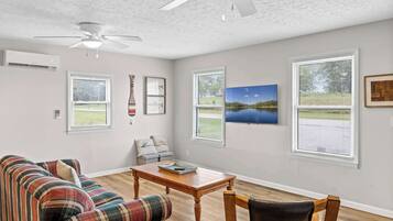 Televisión, oficina