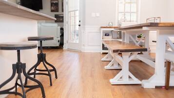 House | 4 bilik tidur