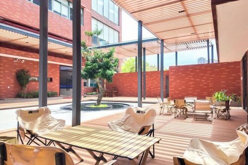 Kant's Apartment Hotel