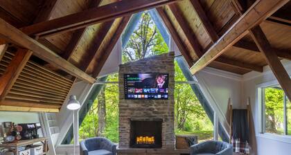 Lake View Hot Tub Modern A-frame