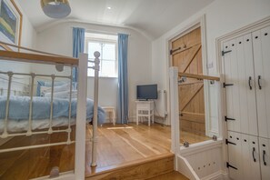 2 chambres, fer et planche à repasser, accès Internet