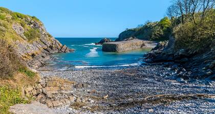 Hafod, Holiday Cottage Manorbier, Sleeps 5, 2 bedrooms, bathrooms