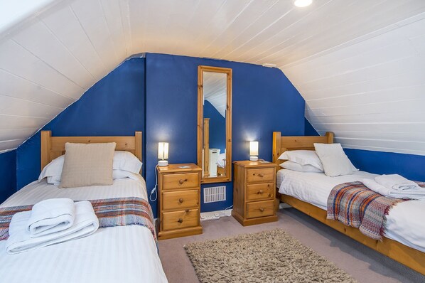 5 Schlafzimmer, Bügeleisen/Bügelbrett, Internetzugang