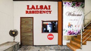 Reception - OYO Flagship Hotel Lal Sai Residency (Mumbai)