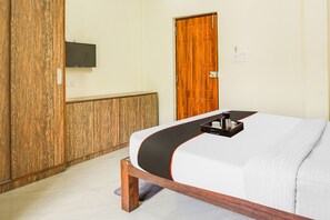Standard Double Room | Free WiFi - Super Collection O Hotel Joaquim (Baga)