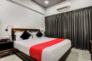 Standard Double Room | 1 bedroom, bed sheets - Collection O Hotel Rajdhani (Pune)