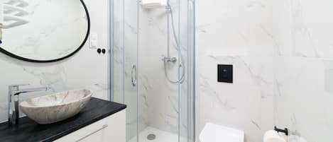 Appartement (14/6) | Salle de bain | Séchoir à cheveux