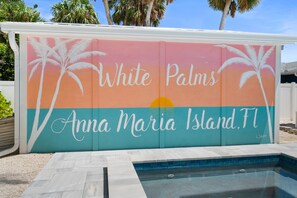 A heated pool - White Palms by Beach Boutique Rentals (Anna Maria)