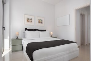 2 bedrooms, Egyptian cotton sheets, premium bedding, memory-foam beds