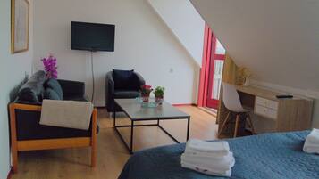 Habitación doble, balcón, vista al mar | 1 habitación, decoración personalizada, wifi gratis y ropa de cama