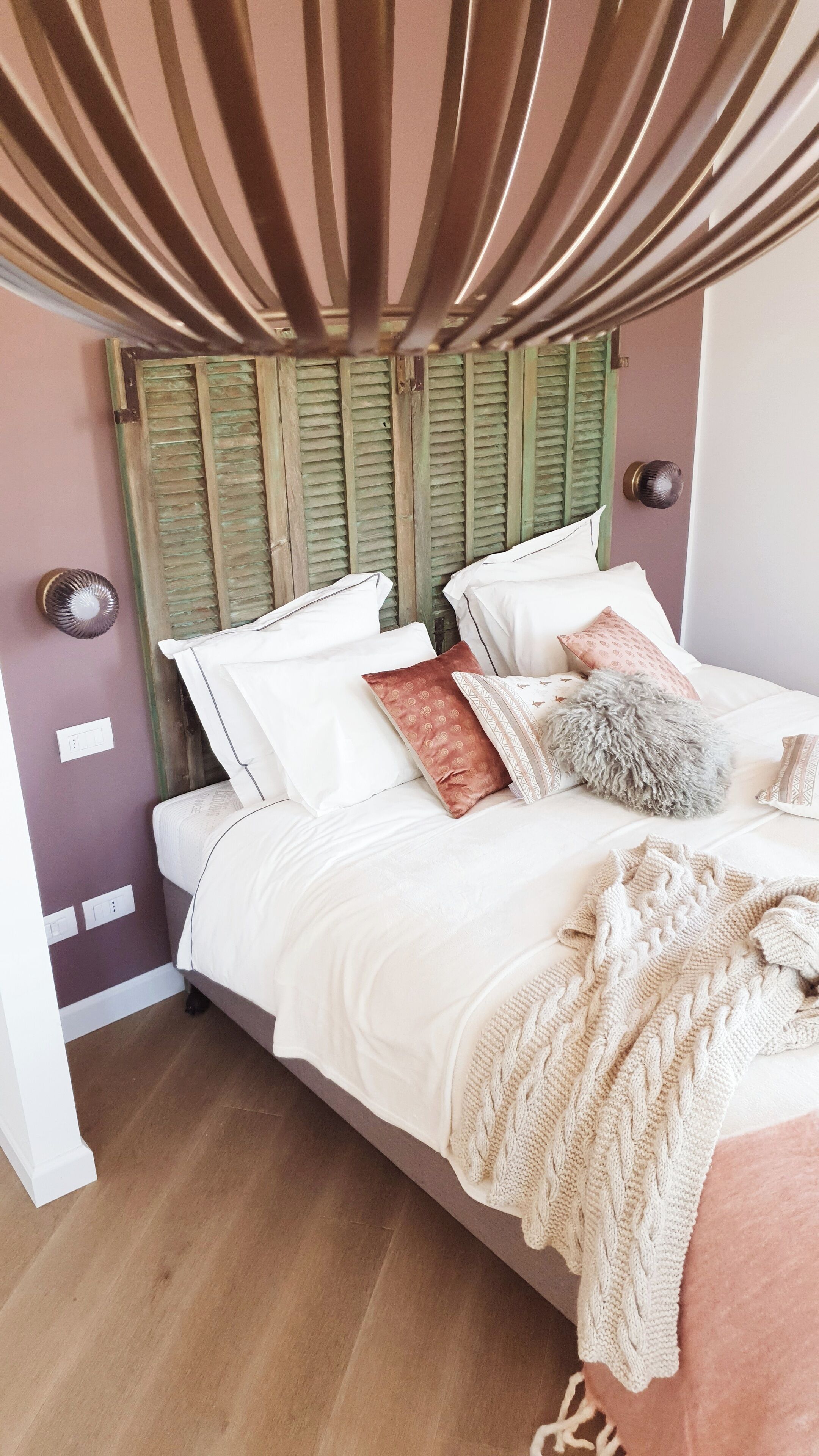 Room, Mountain View | Soundproofing, free WiFi, bed sheets