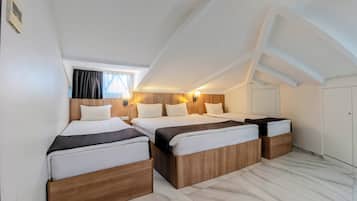 Family Double or Twin Room, Non Smoking, Private Bathroom | In-room safe, soundproofing, free WiFi