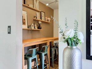 Business centre - This apartment is a 2 bedroom(s), 1 bathrooms, located in Berkley, MI. (Berkley)