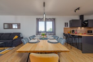 In-room dining - Villa Cesarica (Polaca)