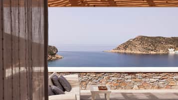 Superior Suite With Sea View | Terassi/patio