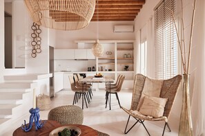 Executive Suite With Sea View | Living area