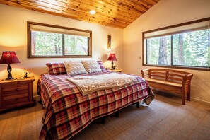 3 bedrooms, desk, iron/ironing board, free WiFi - Millville Chalet ~ Pool Access! (Camp Connell)