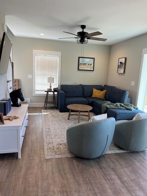 Smart TV - New in 2024 Carova Beach Canal Front Home!! 4x4 Required (Corolla)