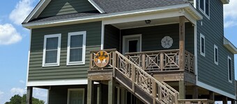 New in 2024 Carova Beach Canal Front Home!! 4x4 Required