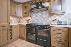 微波炉、洗碗机、烤面包机、厨具/餐具