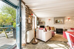 Interior - 1 Penally Boathouse Mews, Holiday Cottage St Dogmaels, Sleeps 4, 2 bedrooms, bathrooms (Cardigan)