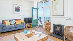 Unclassified image, 4 of 33, button - 1 Sunnycove, holiday property Tenby, Sleeps 4, 2 bedrooms,  bathrooms (Tenby)