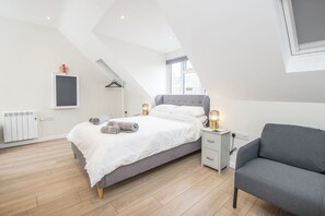 3 makuuhuonetta, silitysrauta/-lauta, internet