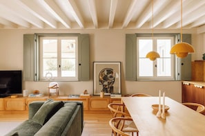 Superior Apartment, Balcony | Living area | Flat-screen TV - The Verse (Lisbon)