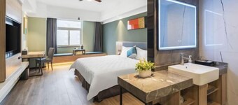 Hai Tian Holiday Inn