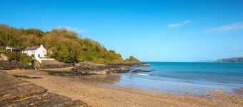 3 Tower Hill, Holiday Home Brynhenllan, Sleeps 6, 3 bedrooms,  bathrooms