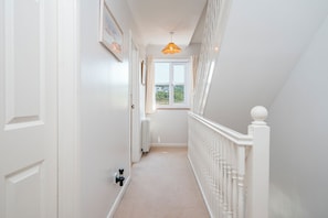 Interior - 67 Puffin Way, Holiday Home Broad Haven, Sleeps 6, 3 bedrooms,  bathrooms (Haverfordwest)