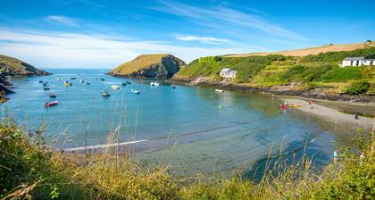 Afallon, Holiday Cottage Mathry, Sleeps 4, 2 bedrooms, bathrooms