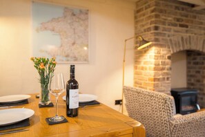 Dining - Alma Cottage, Holiday Cottage Solva, Sleeps 3, 2 bedrooms,  bathrooms (Haverfordwest)