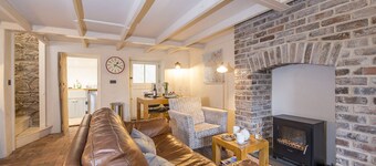 Alma Cottage, Holiday Cottage Solva, Sleeps 3, 2 bedrooms,  bathrooms