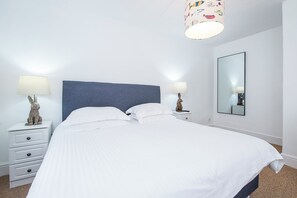 3 bedrooms, iron/ironing board, internet - Amroth Cottage, Holiday Cottage Tenby, Sleeps 6, 3 bedrooms,  bathrooms (Tenby)