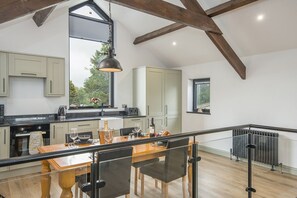 Dining - Anthracite Cottage, Holiday Home Bonville’s Court Country Park, Saundersfoot, Sleeps 4, 2 bedrooms, bathrooms (Saundersfoot)