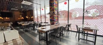 Q Fox Black Diamond Hotel