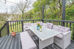 Outdoor dining - Avalon, Holiday Home Nolton Haven, Sleeps 6, 3 bedrooms, bathrooms (Nr Haverfordwest)