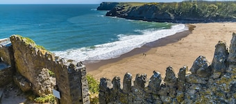 Awel y Mor, Holiday home Stackpole, Sleeps 6, 3 bedrooms, bathrooms
