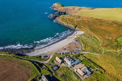Banc Farm, Holiday Cottage Abereiddy, Sleeps 4, 2 bedrooms,  bathrooms
