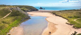 Bangeston Farmhouse, Holiday Home Angle, Sleeps 11, 4 bedrooms,  bathrooms