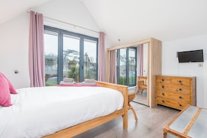 5 habitaciones, tabla de planchar con plancha y acceso a internet 