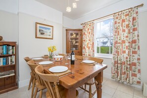 Dining - Bro Dawel, Holiday Cottage Newport, Sleeps 6, 4 bedrooms,  bathrooms (Newport)